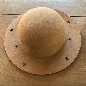 Zara wool hat star cut out in taupe
